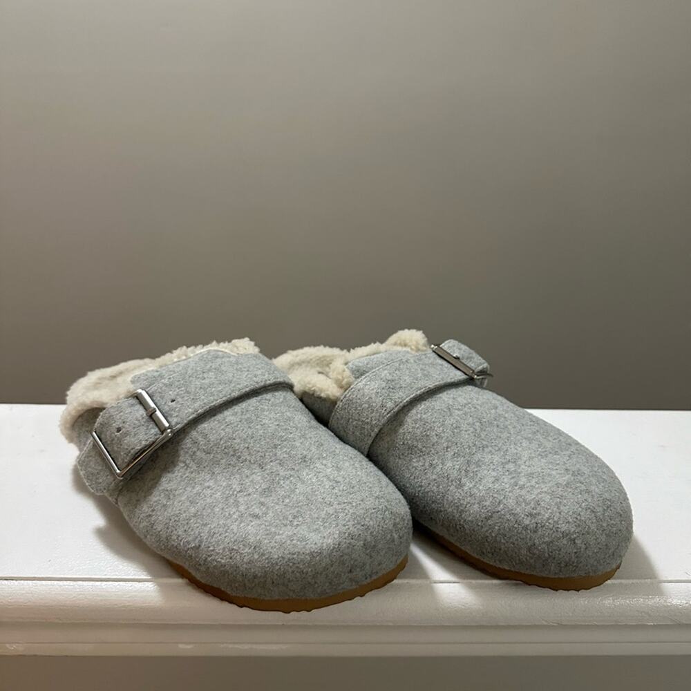 J. Crew Fuzzy Gray Cream Buckle Clog Slippers Women’s size 7 comfy cozy soft - Picture 1 of 6